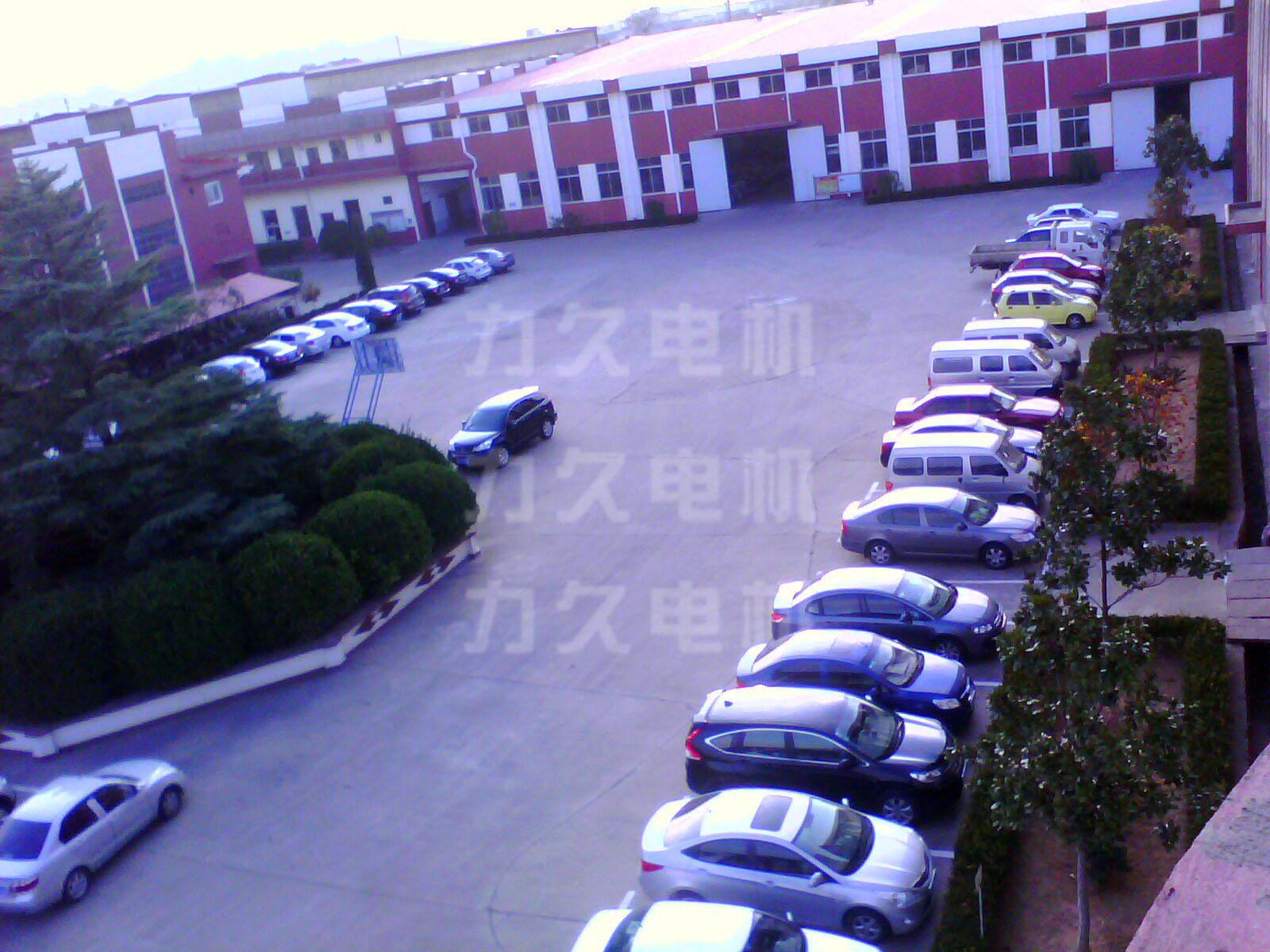 力久電機停車位一角 力久電機停車位一角