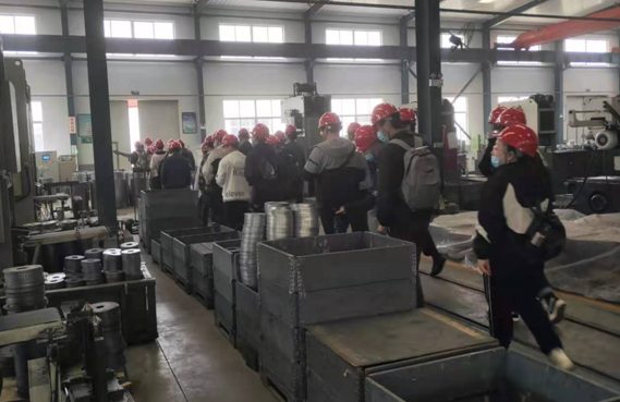 哈工大學生參觀力久電機工廠 哈工大學生參觀力久電機工廠