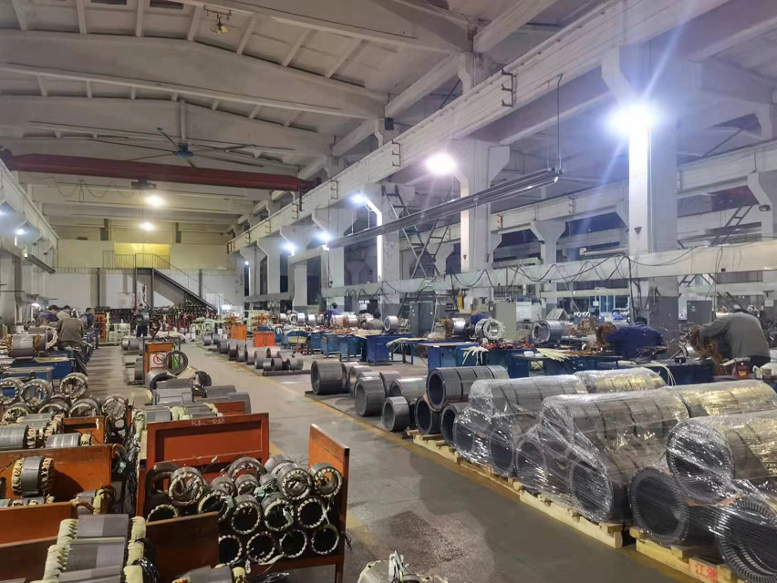 力久電機駐廠封閉期間主動加班的同事們 力久電機駐廠封閉期間主動加班的同事們